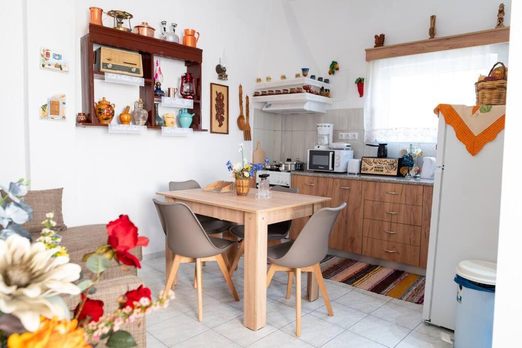 Zografia - Charming House Near The Coast Διαμέρισμα Μαρμάρι Εξωτερικό φωτογραφία